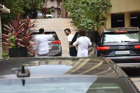 Rahul Vaidya spotted at KK's funeral