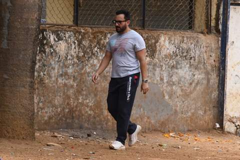 Saif Ali Khan spotted at Khar