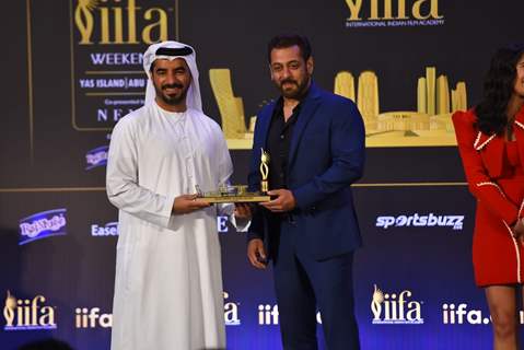Salman Khan poses to paparazzi at IIFA awards press conference in Abu Dhabi