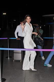 Kriti Sanon spotted at the Mumbai airport 