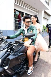 Karan Kundrra and Tejasswi Prakash spotted at on the set of Dance Deewane Juniors