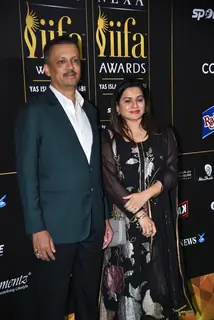 Celebrities poses to paparazzi at green carpet of IIFA awards 2022 in Abu Dhabi