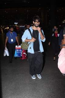 Shahid Kapoor spotted at the Mumbai airport 