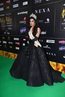 Pamela Serena poses to paparazzi at green carpet of IIFA awards 2022 in Abu Dhabi