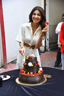 Shilpa Shetty suprise birthday celebration 