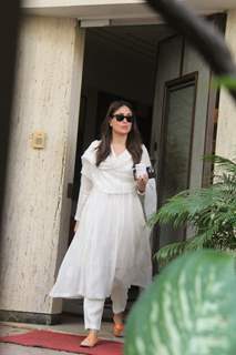 Kareena Kapoor spotted at Bandra 