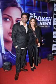  Sonali Bendre poses with Jaideep Ahlawat spotted at the screening of The Broken News