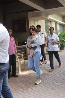 Kareena Kapoor Khan and Jeh Ali Khan spotted at Bandra 