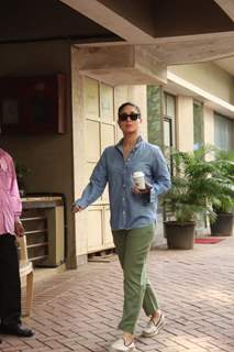 Kareena Kapoor spotted at Bandra 