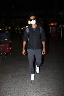 Vicky Kaushal spotted at the Mumbai airport 