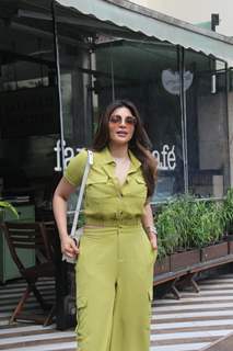 Shama Sikander spotted at farmer's Cafe in Khar