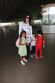 Sunny Leone spotted with her kids at the Mumbai airport 