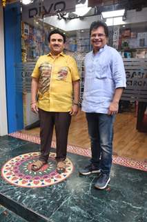 Dilip Joshi spotted set of Taarak Mehta Ka Ooltah Chashmah 