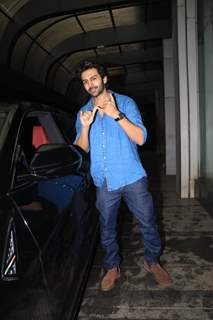 Kartik Aaryan spotted at Ashoush Gowariker office at Khar 