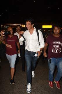 Sonu Sood snapped at the Mumbai airport 