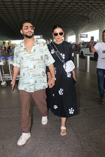 Spotted: Jacqueline Fernandez, Malaika Arora Khan at Mumbai airport