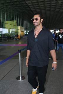 Vidyut Jammwal spotted at Mumbai airport