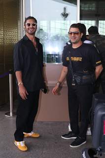 Vidyut Jammwal and Faruk Kabir spotted at Mumbai airport