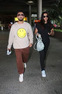Gauahar Khan and Zaid Darbar spotted at  Mumbai airport