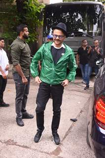 Anil Kapoor snapped on sets of DID Lil Masters to promote his film Jugjugg Jeeyo