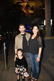 Neil Nitin Mukesh spotted with his family t Bandra
