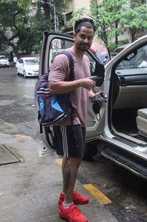 Kunal Khemu spotted at Khar