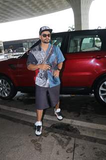 Kunal Khemu spotted at the Mumbai airport