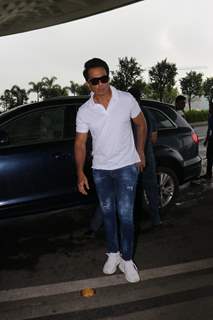 Sonu Sood spotted at the Mumbai airport