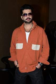 Raqesh Bapat spotted in Juhu