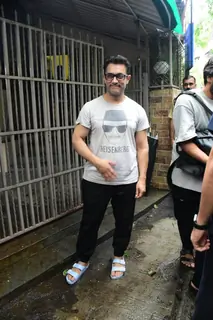 Aamir Khan spotted at dubbing studio in Bandra 