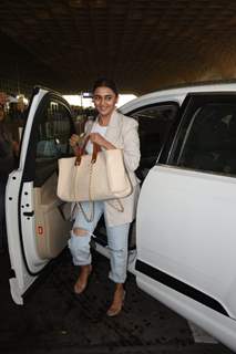 Tejasswi Prakash spotted at the Mumbai airport