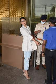 Tejasswi Prakash spotted at the Mumbai airport