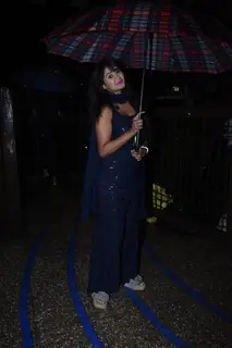 Kanchi Singh spotted at Courtyard in Andheri west