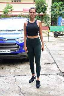 Esha Gupta spotted in Bandra 