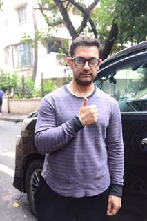 Amir Khan spotted at dubbing studio in Bandra