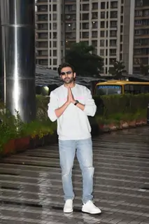 Kartik Aaryan spotted in the city 