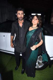 Ranbir Kapoor poses with Neetu Kapoor clicked on the set of Dance Deewane Juniors for promoting Shamshera 