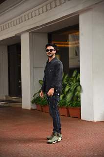 Aayush Sharma spotted at Anand Pandit office 