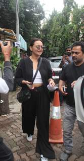 Sonakshi Sinha spotted in Bandra