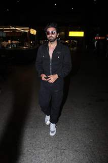 Ayushmann Khurrana spotted at the Mumbai airport 