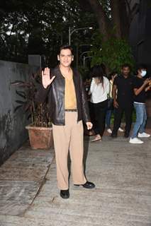 Vijay Varma spotting promoting his film Darlings 