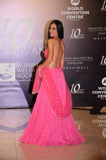 Tara Sharma grace the red carpet of Manish Malhotra’s Mijwan Couture show