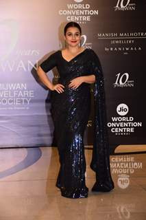 Vidya Balan graced the red carpet of Manish Malhotra’s Mijwan Couture show in a sequined black saree