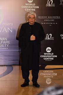 Javed Akhtar grace the red carpet of Manish Malhotra’s Mijwan Couture show