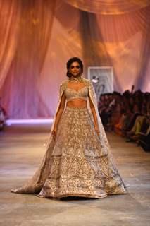 Deepika Padukone grace the red carpet of Manish Malhotra’s Mijwan Couture show