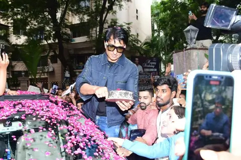 Sonu Sood celebrates his birthday 