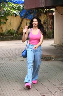 Janhvi Kapoor spotted in Bandra 