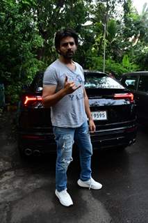 Kartik Aaryan spotted in Juhu