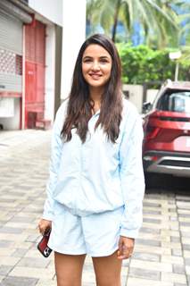 Jasmin Bhasin spotted at at T-Series Office for the meeting of their upcoming movie 'Honeymoon