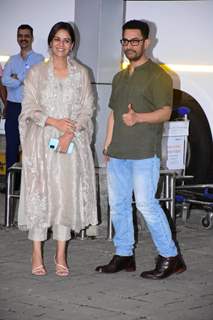 Aamir Khan spotted with Mona Singh at the Kalina airport 